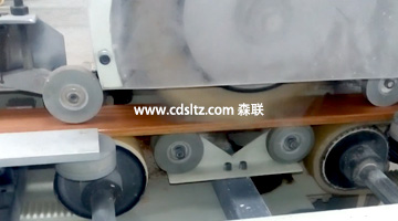 異形木線(xiàn)條頂部砂光.jpg 異形木線(xiàn)條頂部砂光.jpg