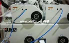 實(shí)色玻璃漆自動(dòng)滾涂.jpg 實(shí)色玻璃漆自動(dòng)滾涂.jpg